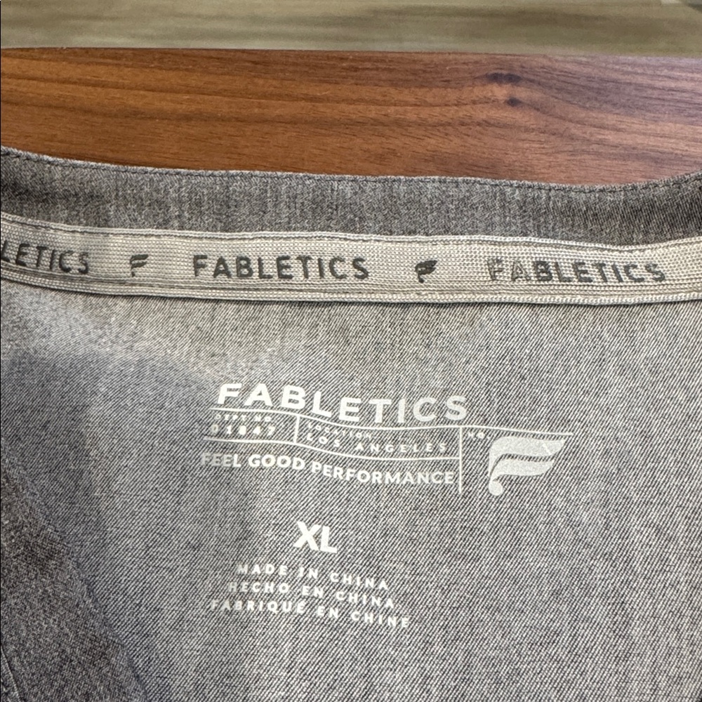 Fabletics scrub set - image 3